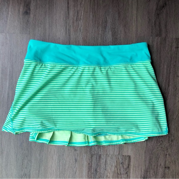 Lululemon Pace Setter Skirt Skort Bali Breeze Green Aqua Stripe Size 8 Regular - Picture 1 of 8